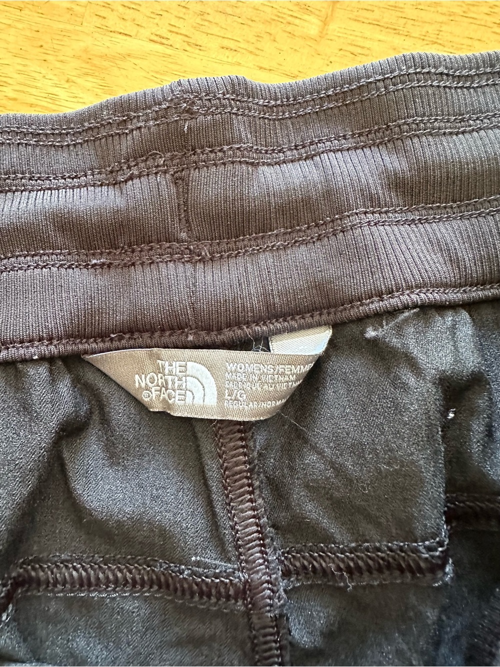 North Face women’s crop track pants large - Picture 3 of 4